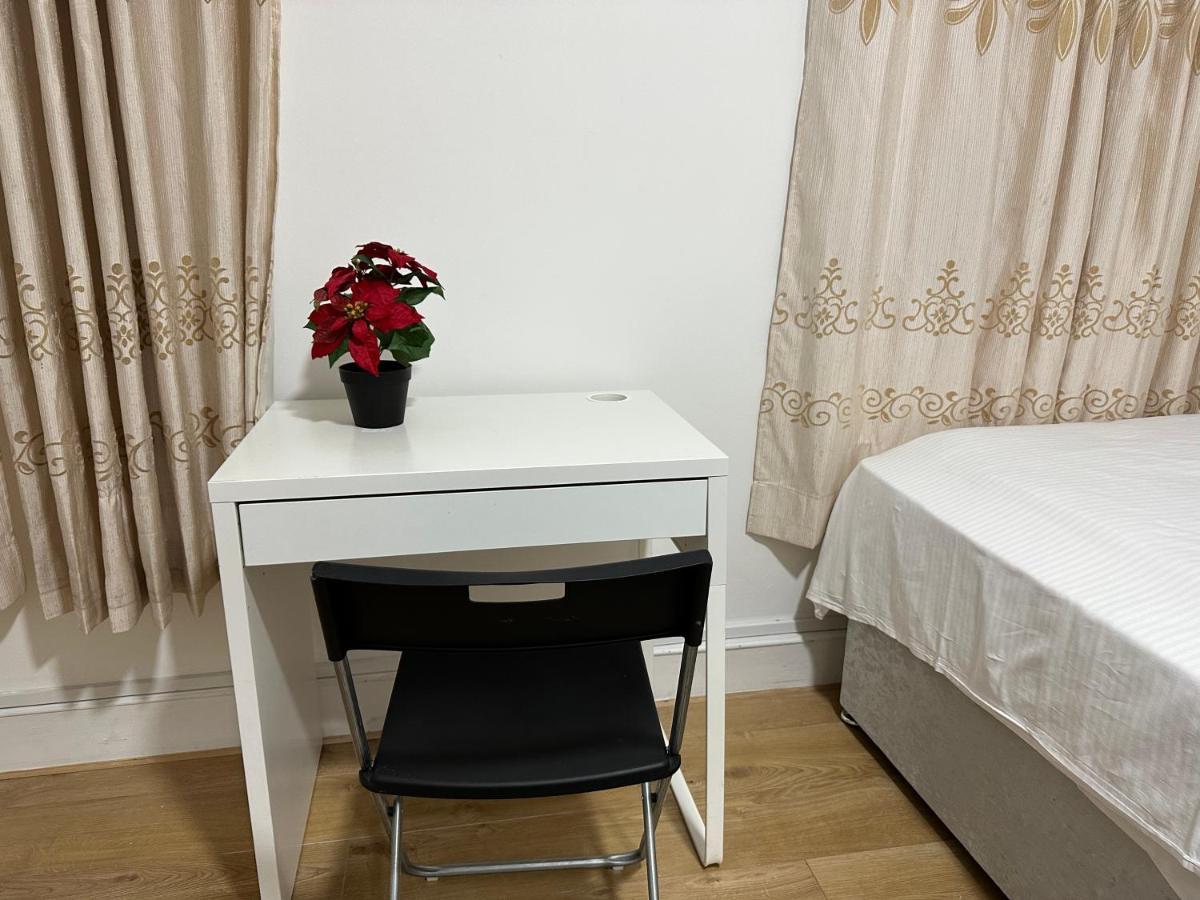 City Lodge Shadwell Лондон Екстериор снимка